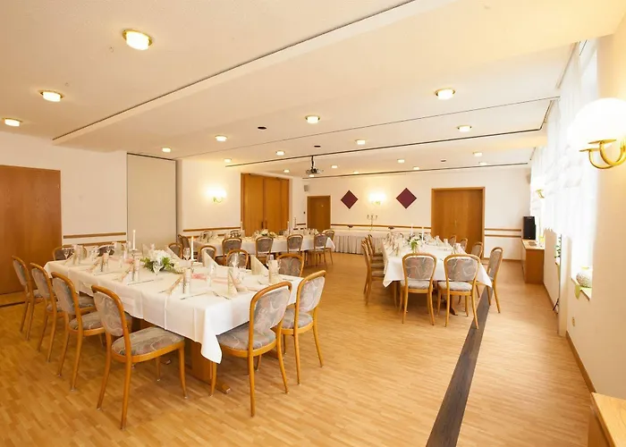 威廉·冯·拿骚酒店及餐厅 3* 迭斯